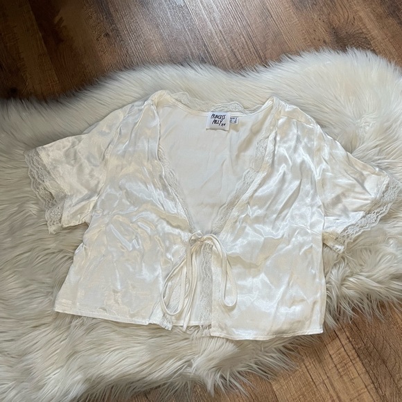 PRINCESS POLLY || Vintage Tie Up Top - Picture 2 of 4